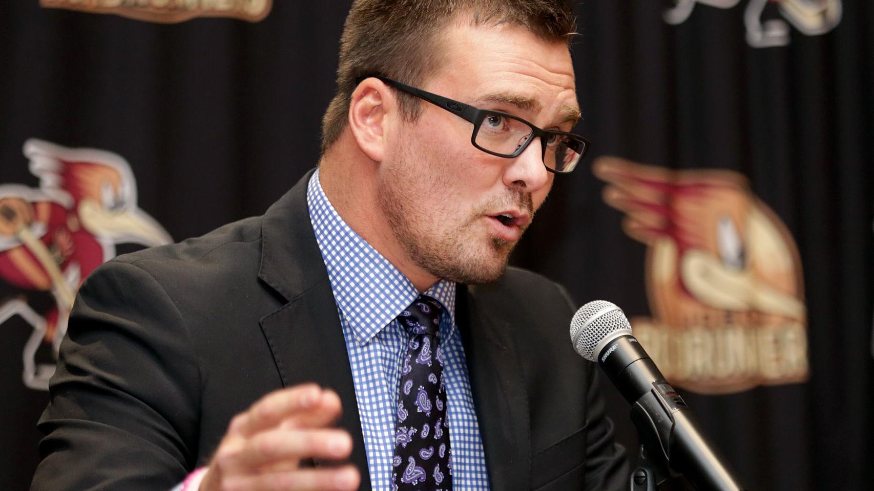 Tucson Roadrunners coach Mike Van Ryn quits, will join St. Louis Blues staff